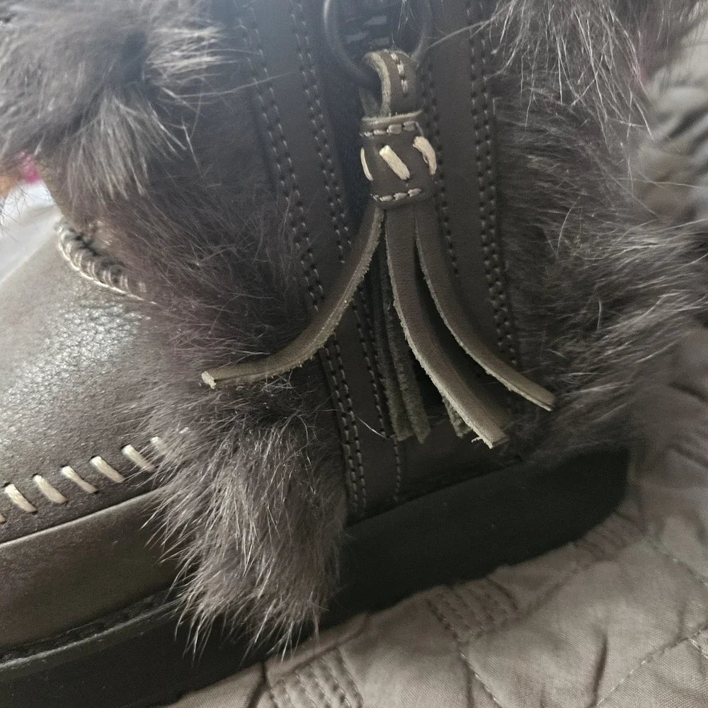 UGG Charcoal Gray Fur Platform Ankle Boots Womens Size 6 NEW